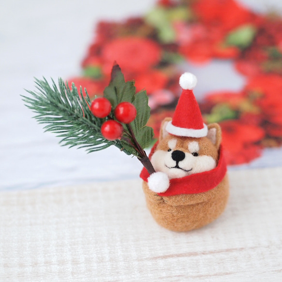 【受注製作】  クリスマス 柴犬サンタ （ フラワーベース・一輪挿し ） 1枚目の画像