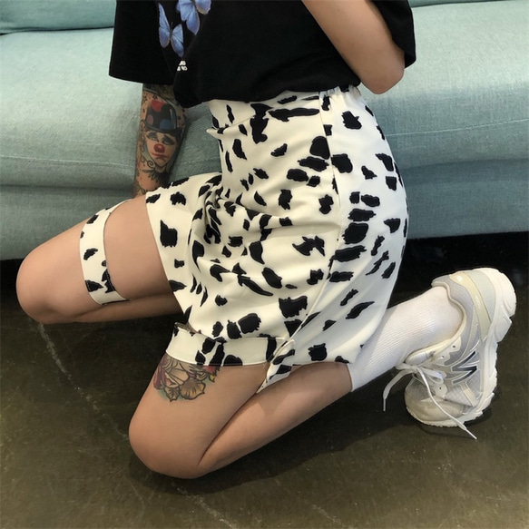 Dalmatian Leg Strap Mini-Skirt ミニスカート ホワイト 白 ガーリー 2枚目の画像