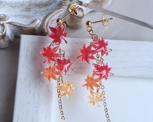 No.570-E　紅葉☆もみじピアス・イヤリング No.570-E 紅葉☆もみじピアス・イヤリング - メルカリ