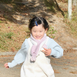 ぬっくぬくキッズ〜大人もok!ネックウォーマー　(キッズマフラー)白うさぎちゃん） 9枚目の画像