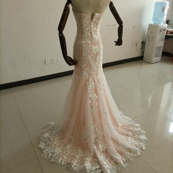 豪華！ウェディングドレス ローズピンク 花柄のモチーフ刺繍が美しく 花嫁/ブライズメイド/結婚式/二次会 5枚目の画像