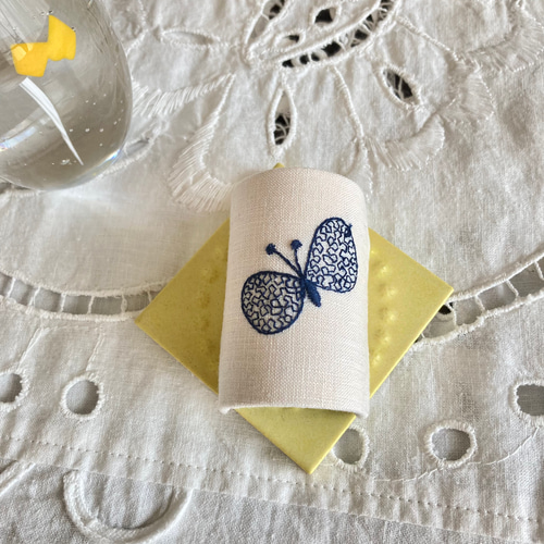 ミナペルホネン choucho ホワイト ♡ ロングポニーフック ヘアピアス  