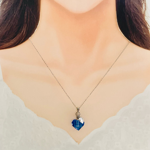 数量限定クリスタルブルーハートのハート付アロマペンダント