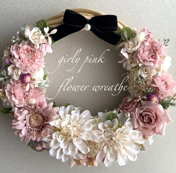 商品名【雫】あいみょん♥ホワイトローズの花束風リース✳ 秋冬フラワーリース 商品名【雫】あいみょん様専用♥ホワイトローズの花束風リース