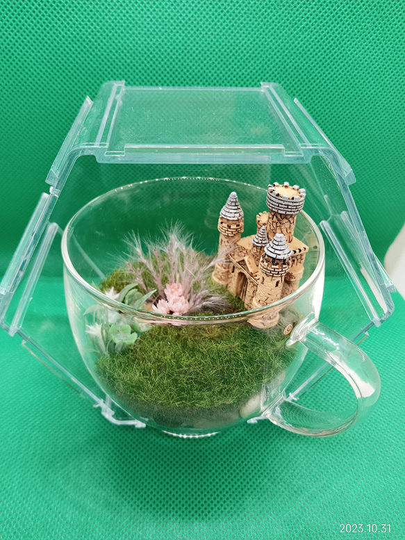 箱庭 グラスの中の小さな世界 森の奥に佇む古城 （透明プラスチック