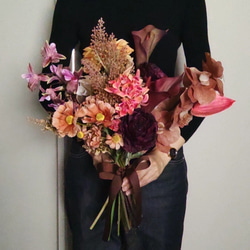 テラコッタ×ボルドーの秋カラーブーケ  アーティフィシャルフラワー 結婚式 ブーケ 造花ブーケ 6枚目の画像