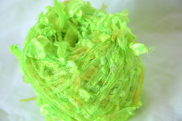 引き揃え糸　neon　green　nijiyarn 3枚目の画像