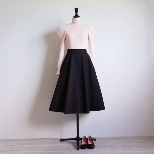 ジョリーミニョン / パフショルダー ハイネックプルオーバー ホールガーメント 完売です！】ホールガーメント パフショルダープルオーバー