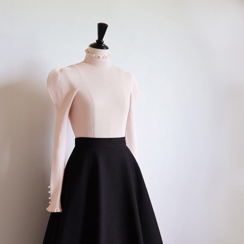 ジョリーミニョン / パフショルダー ハイネックプルオーバー ホールガーメント ニット カテゴリ商品一覧｜jolie mignon｜上質で洗練された大人の服