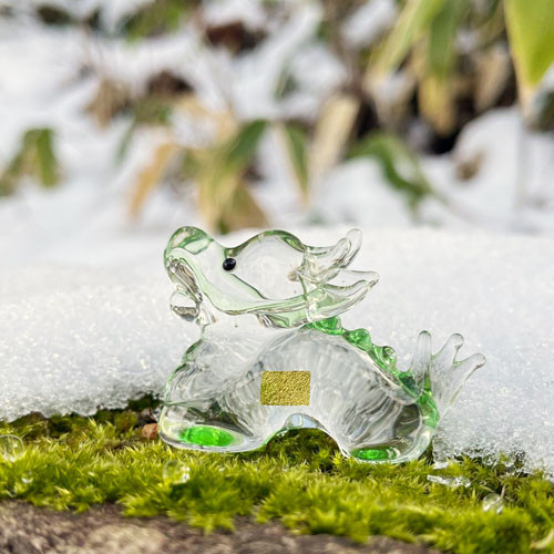 金箔入り 昇り龍のガラス置物｜2025年 飾って楽しむ上昇のシンボル