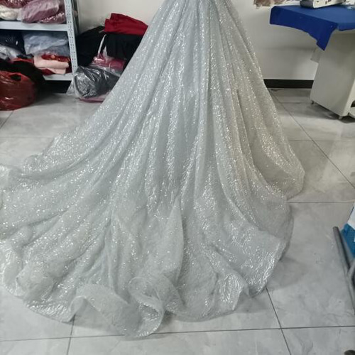 豪華！シルバー ウエディングドレス キラキラグリッターチュール  