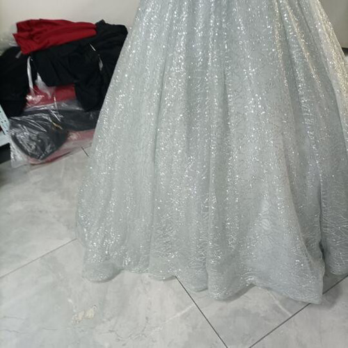 豪華！シルバー ウエディングドレス キラキラグリッターチュール  