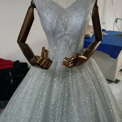 豪華！シルバー ウエディングドレス キラキラグリッターチュール  