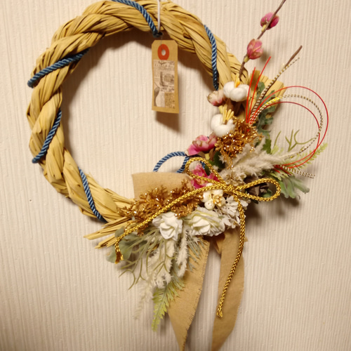 リース風布リボンの洋風しめ縄＾＾ホワイトバラとラメ梅 ゴールド