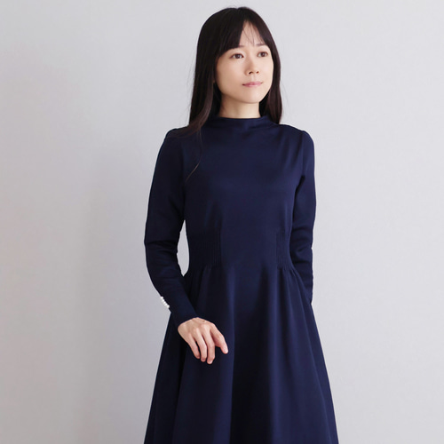 美シルエットが叶う◎】ホールガーメント 袖口パール付き ボトルネック