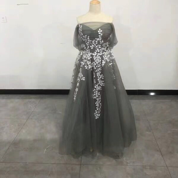 可愛い グレー カラードレス 繊細レース ソフトチュール ベアトップ  