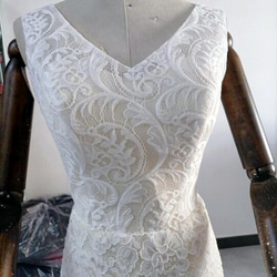 優雅灰白色婚紗奢華全蕾絲 V 領絲帶拖尾新娘/婚禮/招待會 第3張的照片