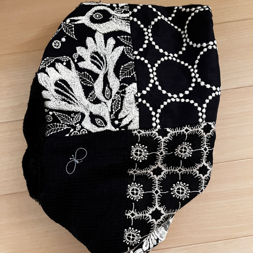 ミナペルホネン　ネイビーブラック系パッチ　ボリュームスヌード　シルキーボア使用 ミナペルホネン ネイビーブラック系パッチ ボリュームスヌード