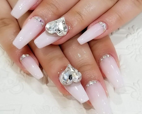 ネイルチップ 白 キラキラ シルバー ちゅるん 派手 フルオーダーネイル ハートちゃん♡ . #ハートネイル#シンプルネイル#アートネイル