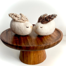 2026年（令和八年）干支置き物 椿を乗せた午（馬）ブラウン 羊毛