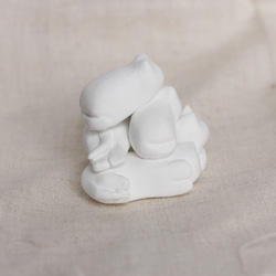 【ねこ山　白猫】石膏 置物 アロマストーン 3枚目の画像