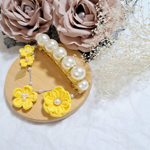 大粒パール の バレッタ♡ゆれる お花 』☆つまみ細工☆黄色