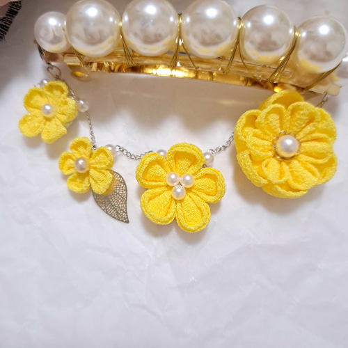 大粒パール の バレッタ♡ゆれる お花 』☆つまみ細工☆黄色