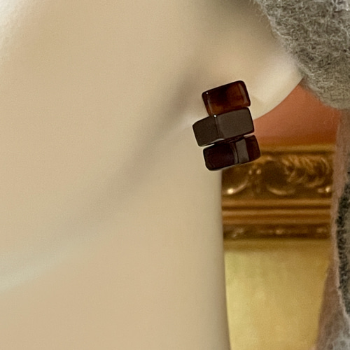 本べっ甲(天然) アンバー ジェンガ14kgfスタッドピアス 本鼈甲の