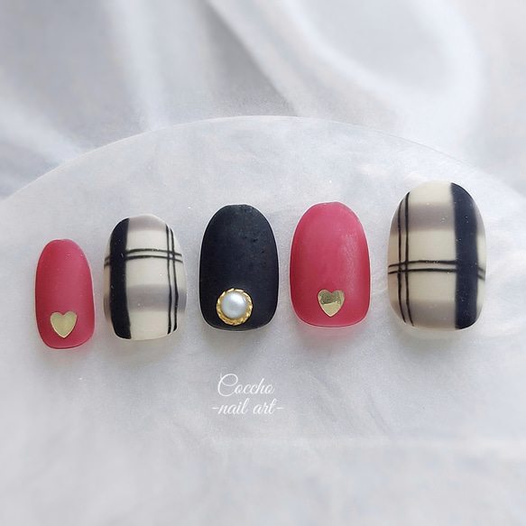 No.187 ルージュレッドとラブリーチェックネイル / ジェルネイル  