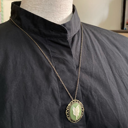 【送料無料】緑のすずらん2wayブローチと西ドイツ製ヴィンテージガラスのネックレスのセット 9枚目の画像