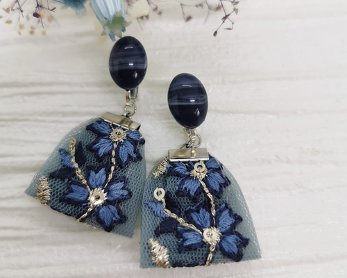 紅茶 様お取引中⭐3105⭐❣️大人可愛い春夏アクセ❣️オリジナル✴インド刺繍 インド刺繍リボン イヤリング アクセサリー イヤリング