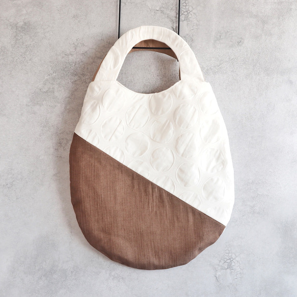 ちょこっとお出かけに便利｜tamago tote（white & brown） 3枚目の画像