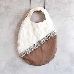 ちょこっとお出かけに便利｜tamago tote（white & brown） 2枚目の画像