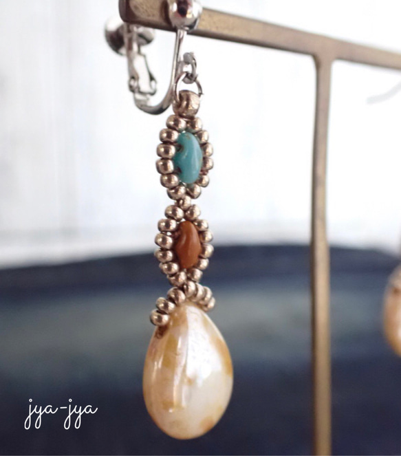 【再出品】beads earrings ＊ drop beige 3枚目の画像