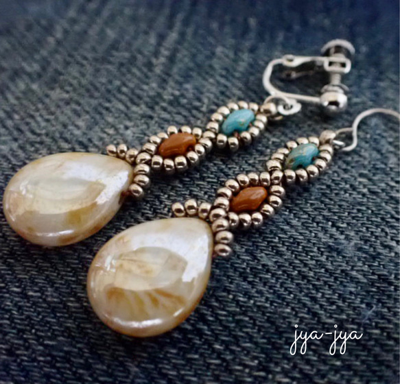 【再出品】beads earrings ＊ drop beige 1枚目の画像
