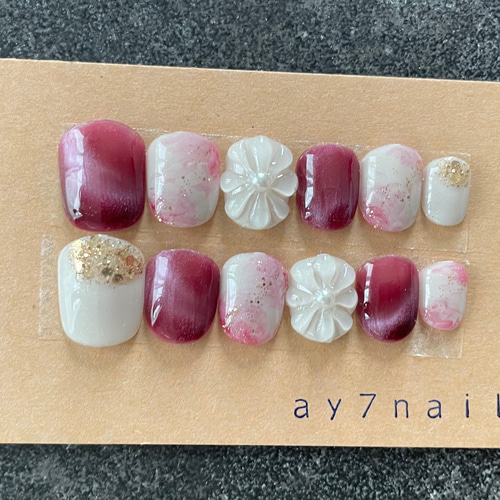 マグネットネイル 秋冬ネイル ぷっくりフラワーネイル ボルドー 赤  