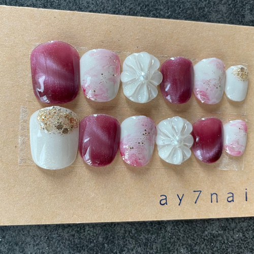 マグネットネイル 秋冬ネイル ぷっくりフラワーネイル ボルドー 赤  