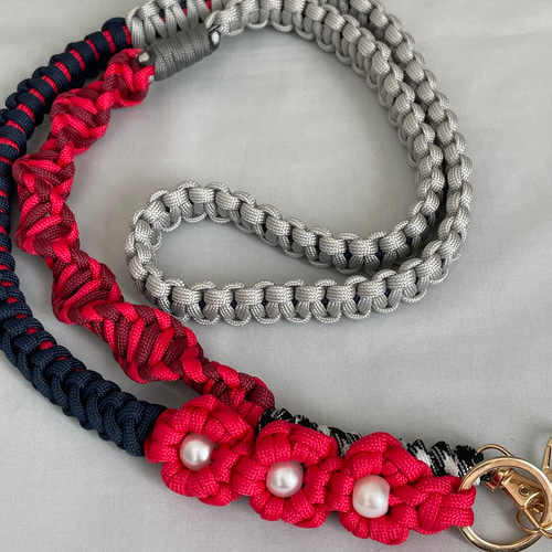 【ハンドメイド】パラコード・スマホ用お花柄ショルダーストラップ ハンドメイド ストラップ スマホ ショルダー パラコード 花x4