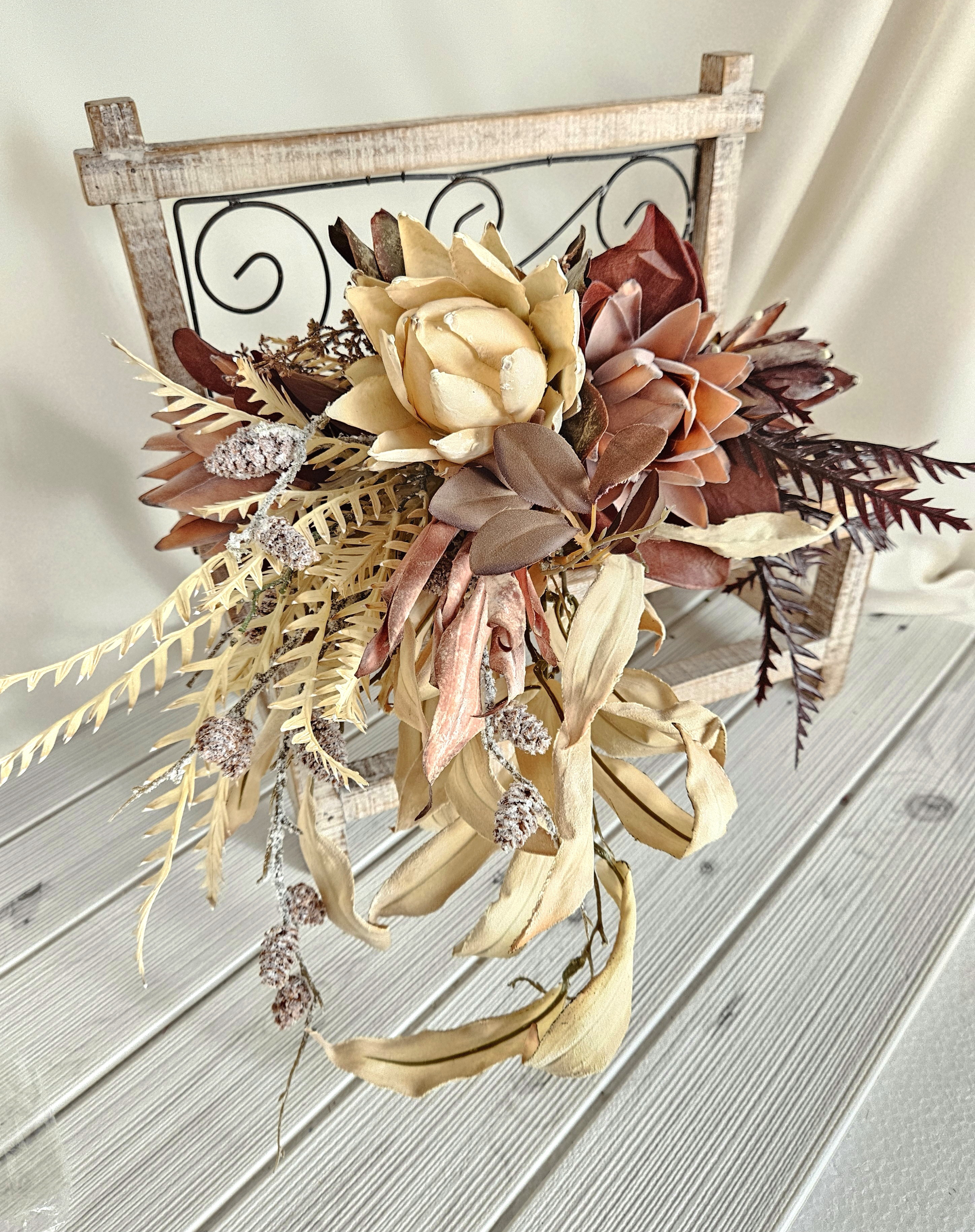 ウェディングブーケ（ブートニア付き）B-147