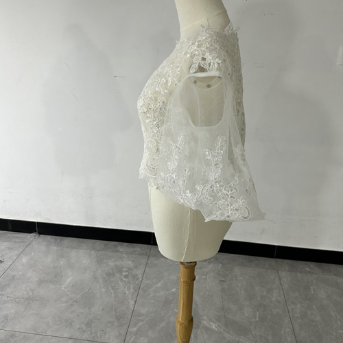 送料無料！抜群のおしゃれ見えボレロ ふわふわ袖 キラキラスパンコール  