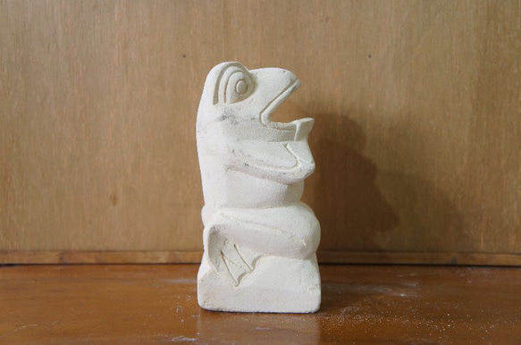 パラス石 石彫り バリ島 アジアン オブジェ 置物 カエル 15cm (口) 手彫り彫刻 5枚目の画像