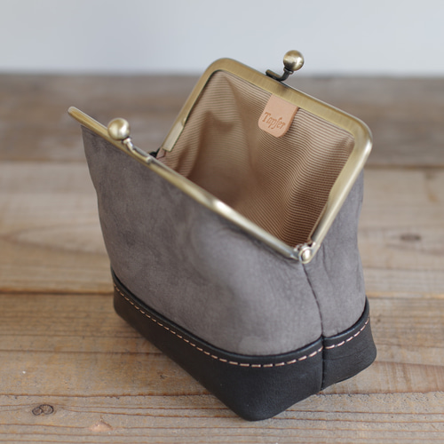 76様  /ジャングルレリーフチャコール本革がま口マルチポーチショ がまぐちポーチ | LEATHER CRAFT C/Rem