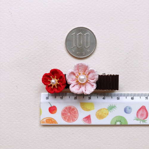 つまみ細工　髪飾り　✴︎結花✴︎紅・グリーン・マスタード　No.378再販2 紅白＊髪飾りセット＊つまみ細工 | 四季saiku＊和モダンなつまみ