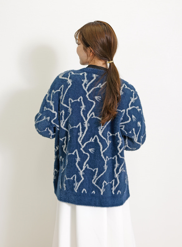 【新作】鬼可愛い フェザーヤーン 猫 総柄 クルーネックニットカーディガン 5枚目の画像