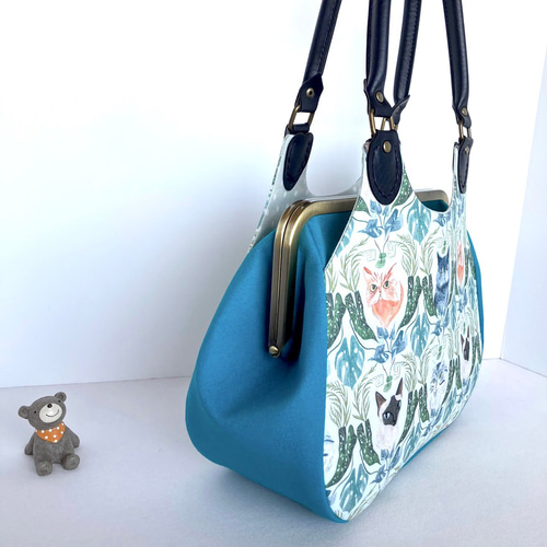 みっきー　特大あおりがま口バッグ　ハンドメイド みっきー 特大あおりがま口バッグ ハンドメイド 対象口金購入で無料