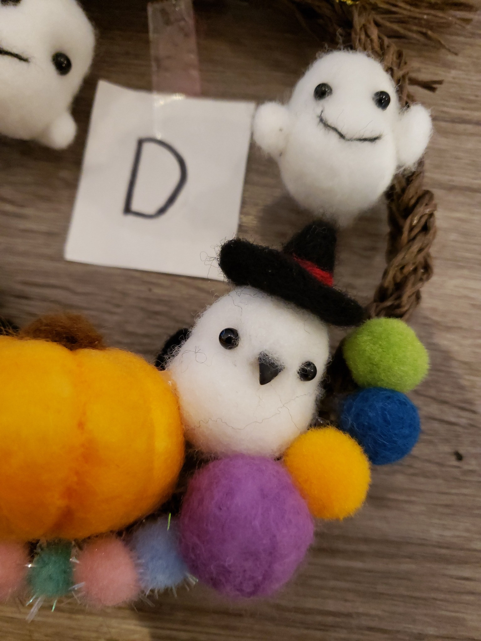 羊毛フェルト。猫。リース。ハロウィン。クリスマス 押し付けがましく