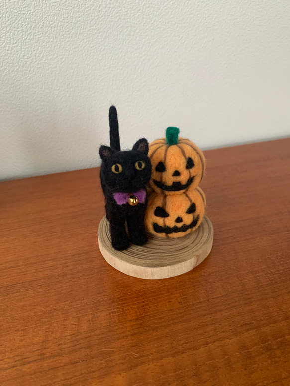ブローチ　ハロウィン　死神　黒猫　レジン 楽天市場】ハロウィン しっぽを立てた 猫 ( ネコ ) ブローチ
