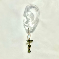 green chandelier　グリーンシャンデリア　K１４gfアシンメトリーピアス　イヤリング変更可　１点もの 4枚目の画像