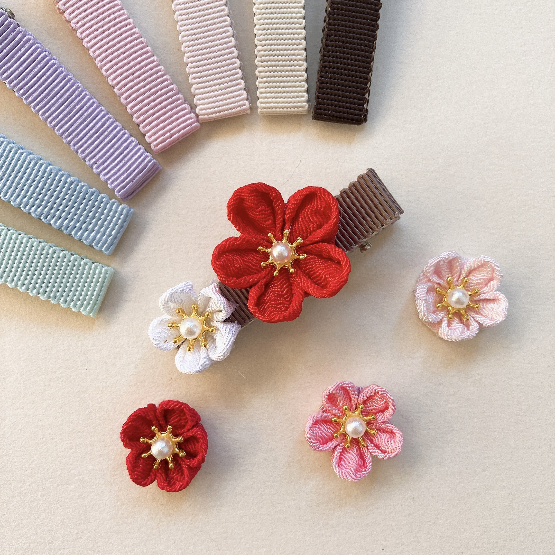 梅の花】ベビーヘアクリップ ヘアゴム 梅の花 二輪 ベビーヘアクリップ