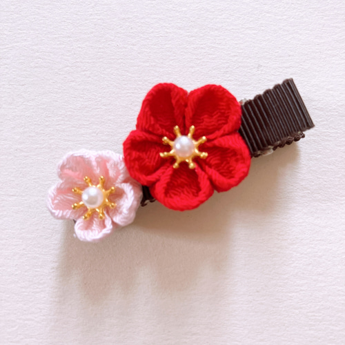 梅の髪飾り〜お花2つ③〜○ちりめん細工 つまみ細工○ヘア
